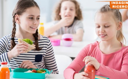 Cosa mangiano i bambini a scuola: dalla merenda alle prime scelte autonome