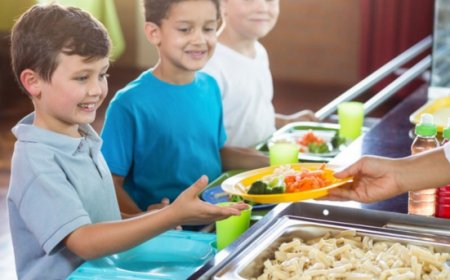 Una cucina, molti menu: la sfida delle diete speciali a scuola
