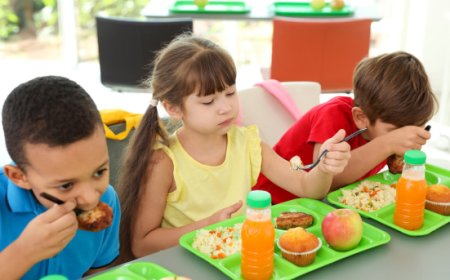 Mense scolastiche, quanto cibo torna indietro e cosa può insegnare agli operatori