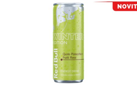 La Winter Edition 2026 di Red Bull al gusto Pistacchio e Frutti Rossi