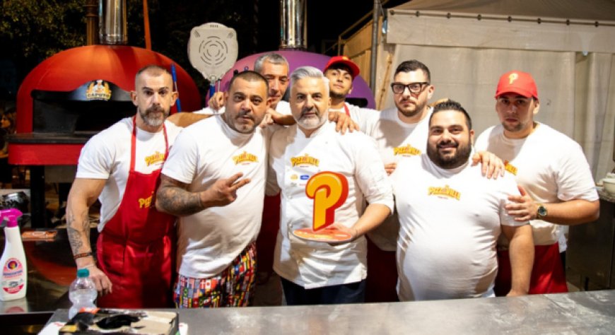 Vincenzo Fotia a Pizza Ville 2026 con una pizza dedicata ai sapori della Calabria