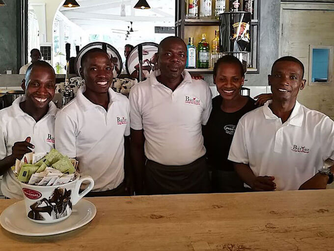 universal caffè, Kenya, bar bar