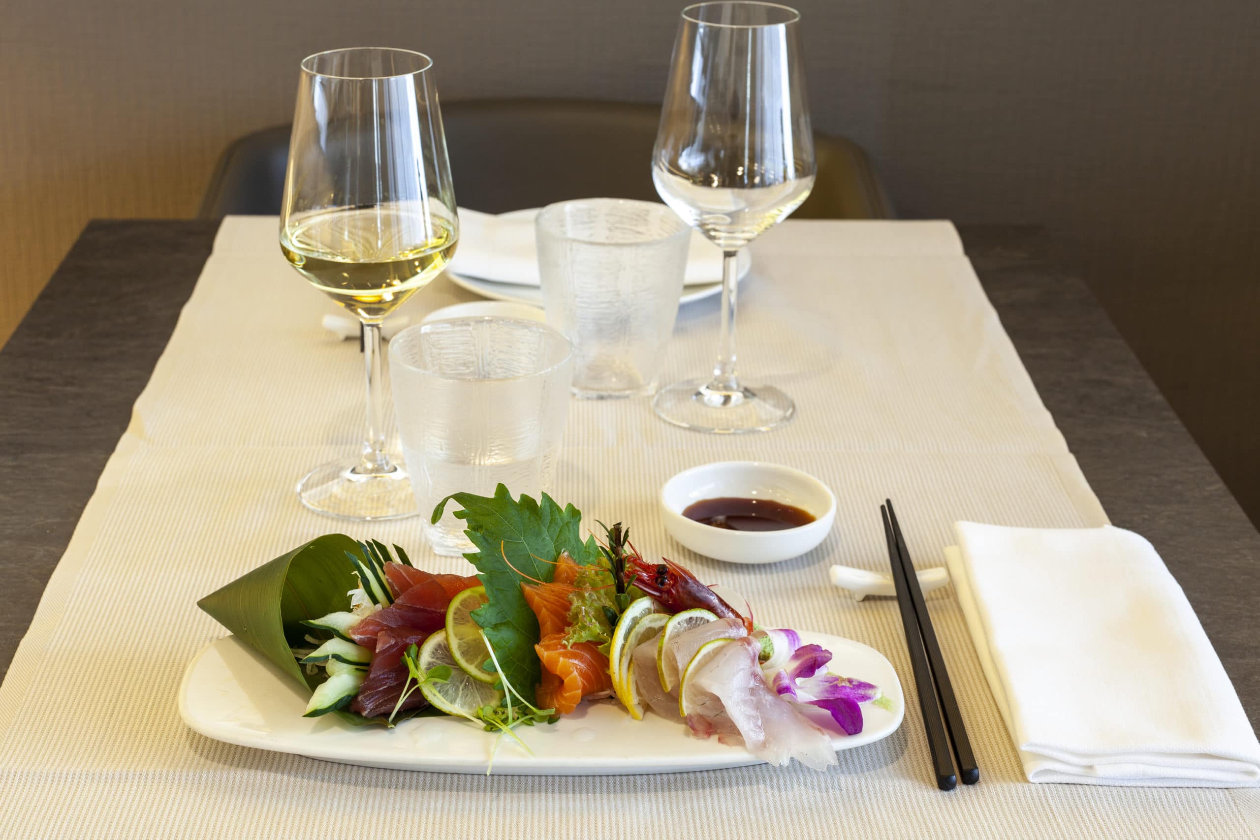 Sushi con riso Venere， da provare!! - Picture of Yu restaurant, Milan -  Tripadvisor