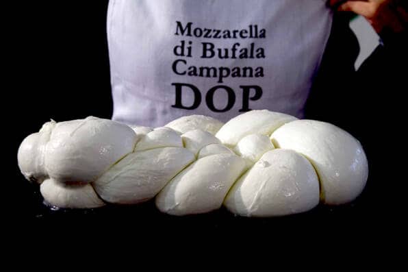 Mozzarella di Bufala Dop: nuova campagna di comunicazione firmata da Casa Surace